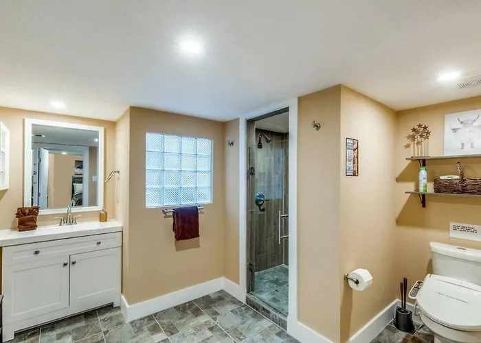 Stockyards! Less Than 4 Minutes-sleeps 8-lee House Holiday home