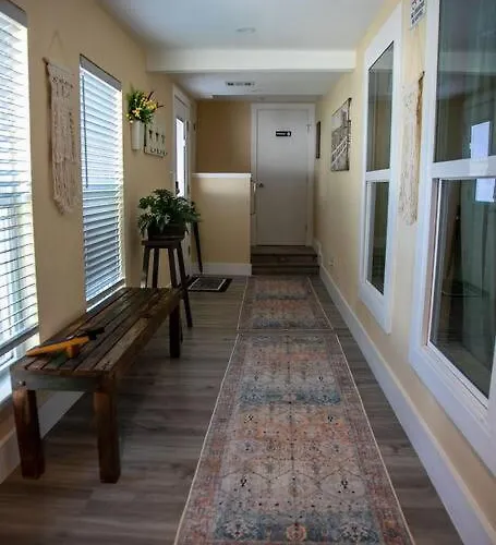 Stockyards! Less Than 4 Minutes-sleeps 8-lee House Holiday home