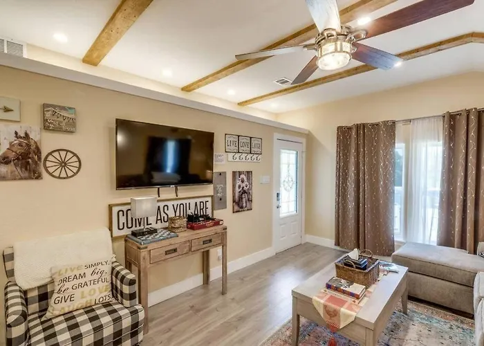 Stockyards! Less Than 4 Minutes-sleeps 8-lee House * Fort Worth