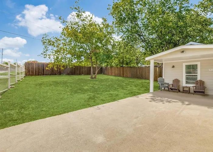 Stockyards! Less Than 4 Minutes-sleeps 8-lee House Fort Worth