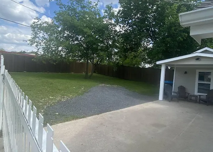 Holiday home Stockyards! Less Than 4 Minutes-sleeps 8-lee House *