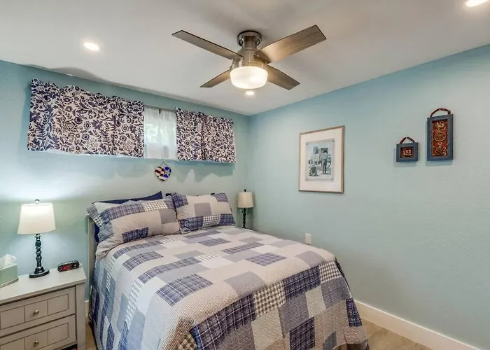 Holiday home Stockyards! Less Than 4 Minutes-sleeps 8-lee House *