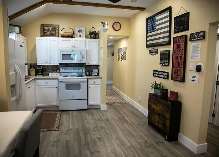 Stockyards! Less Than 4 Minutes-sleeps 8-lee House * Fort Worth