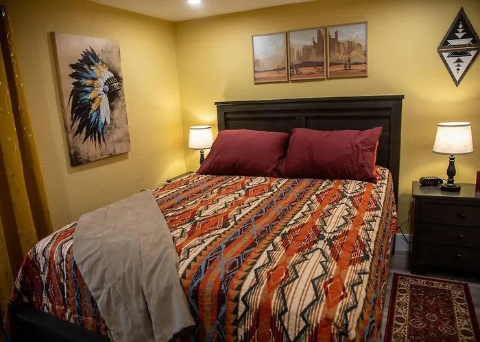 Stockyards! Less Than 4 Minutes-sleeps 8-lee House *